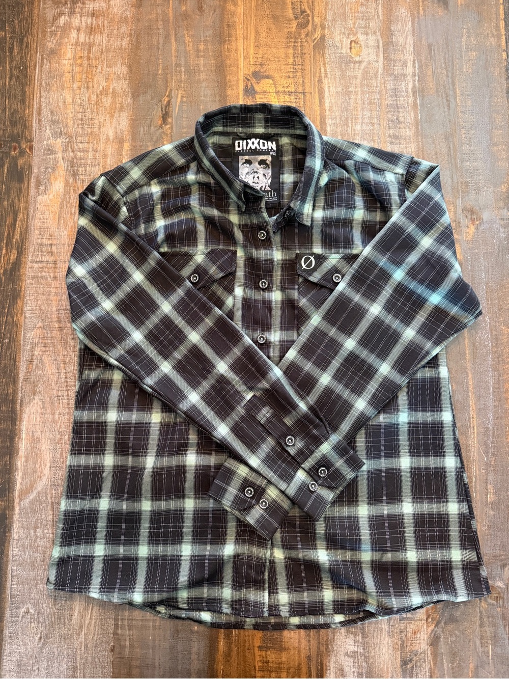 DIXXON Black & Mint Green Plaid Long-Sleeve Button-Up Shirt